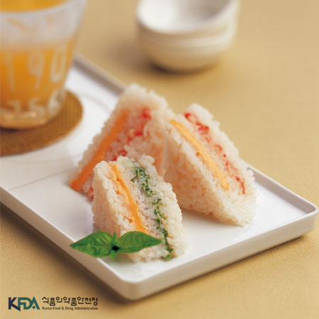 밥 샌드위치 완성 사진