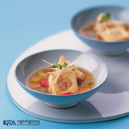 새우살을 채운 두부 스프(미네스트로네) 완성 사진