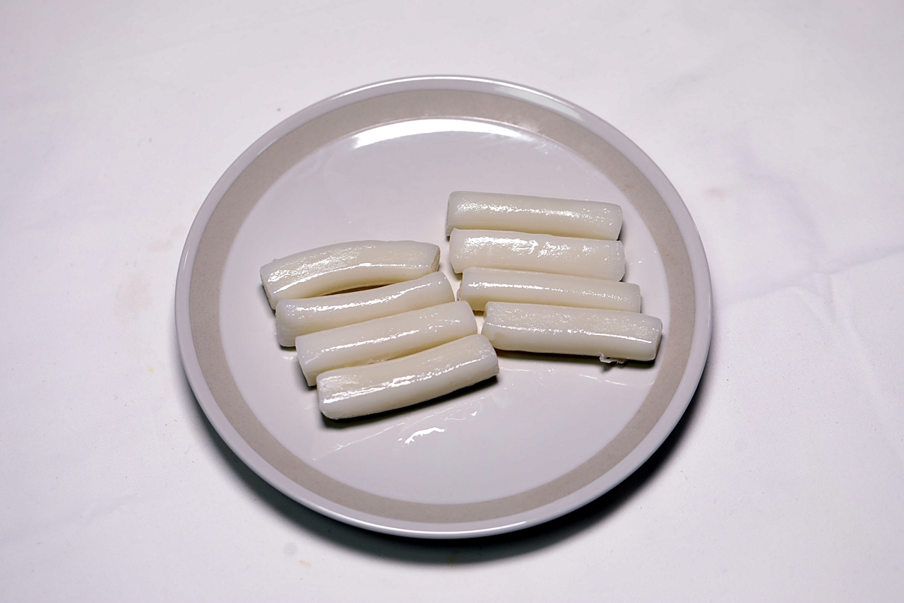 레몬 들깨 소스를 품은 떡꼬치 2단계