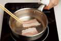 베이컨 가지 말이 3단계
