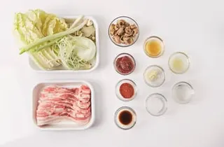 골뱅이무침과 삼겹살수육 완성 사진