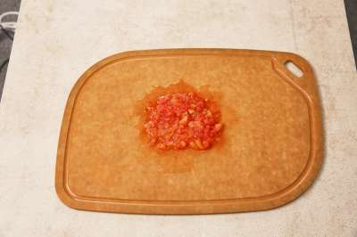 토마토를 곁들인 마늘밥 5단계