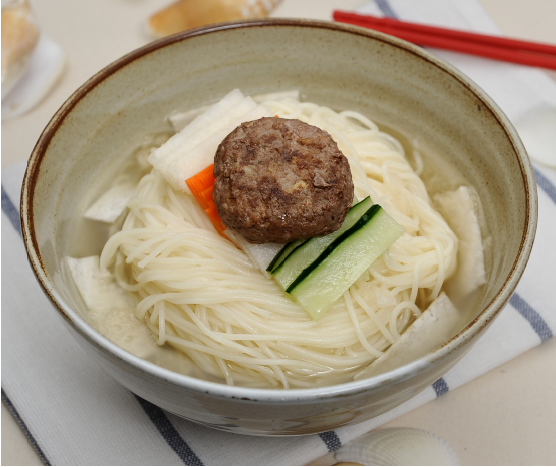떡갈비통치미국수 완성 사진