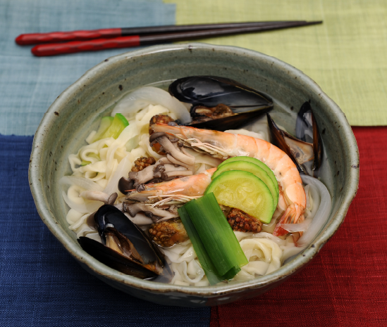 해물칼국수 완성 사진