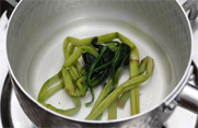 오징어토마토초무침 2단계