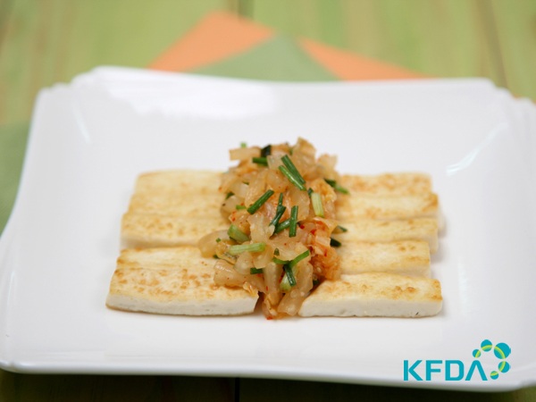 달래두부김치무침 완성 사진