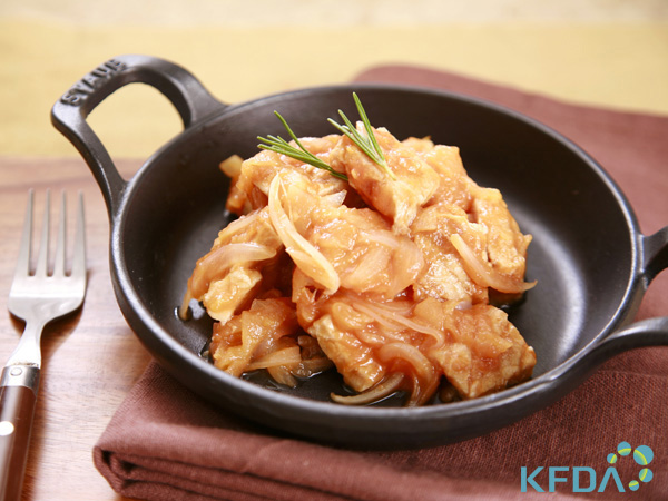 사과소스폭찹 완성 사진